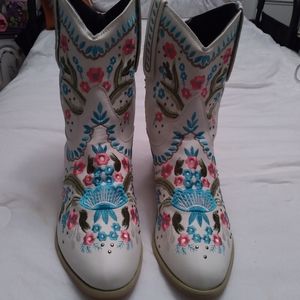 Women's leather cowgirl  boots size 41 U.S.10.5